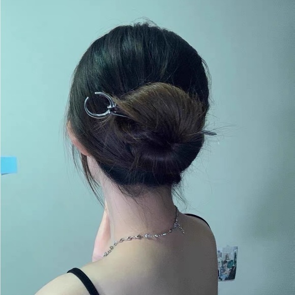 Moon shape hairpin - Picture 2 of 3